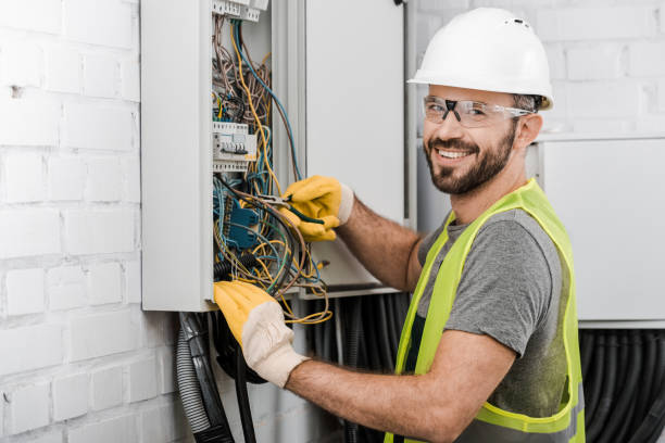 Best Commercial Electrician Services  in Lynnwood, WA