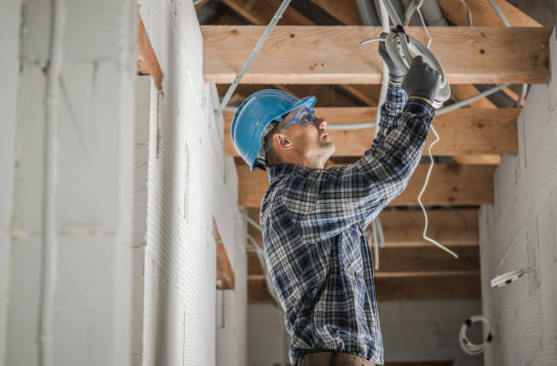 Best Commercial Electrician Services  in Lynnwood, WA