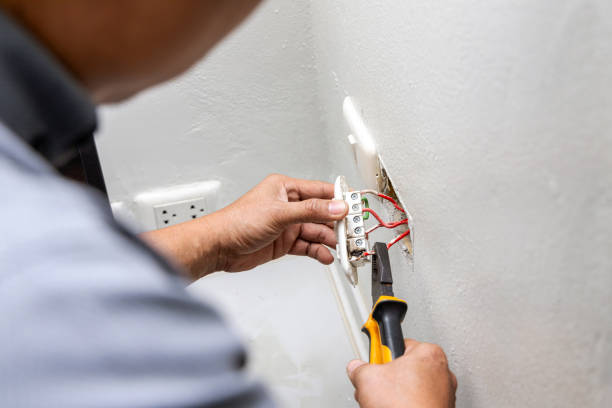 Best Electrician for Home Renovation  in Lynnwood, WA